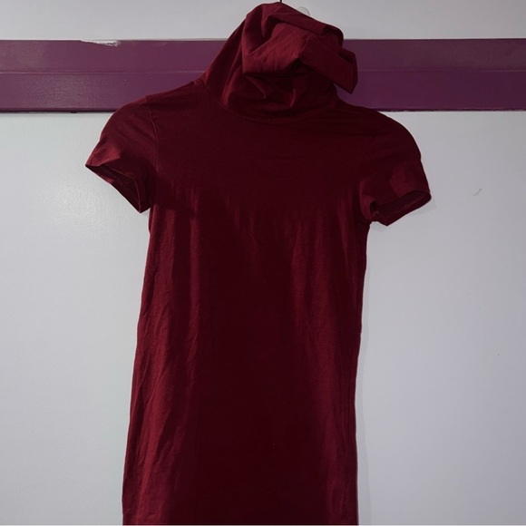 Burgundy Turtleneck Top - Picture 4 of 5